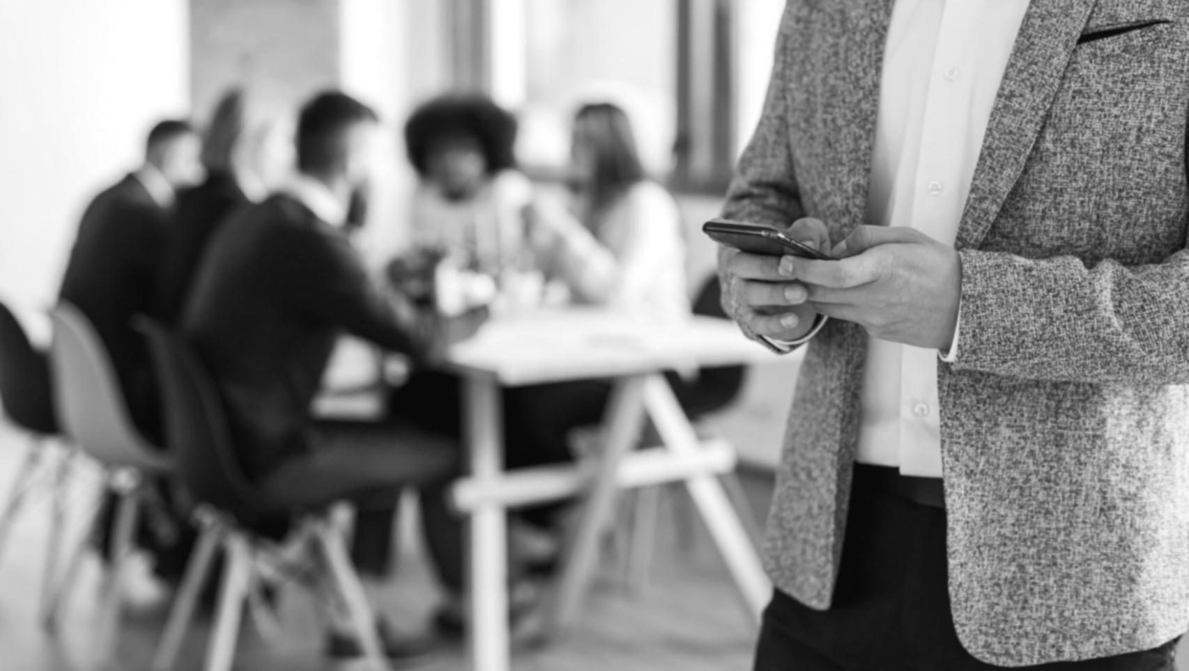 Équipe solentariqlo en réunion de planification